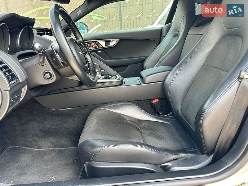 Купе Jaguar F-Type 2016 в Киеве