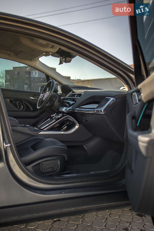 Позашляховик / Кросовер Jaguar I-Pace 2019 в Чернівцях