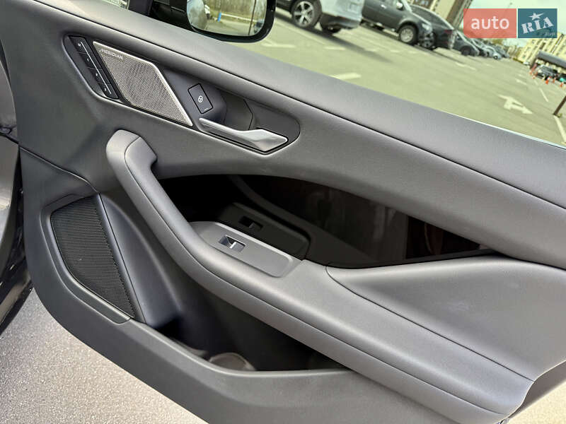 Внедорожник / Кроссовер Jaguar I-Pace 2018 в Киеве фото 37 Внедорожник / Кроссовер Jaguar I-Pace 2018 в Киеве