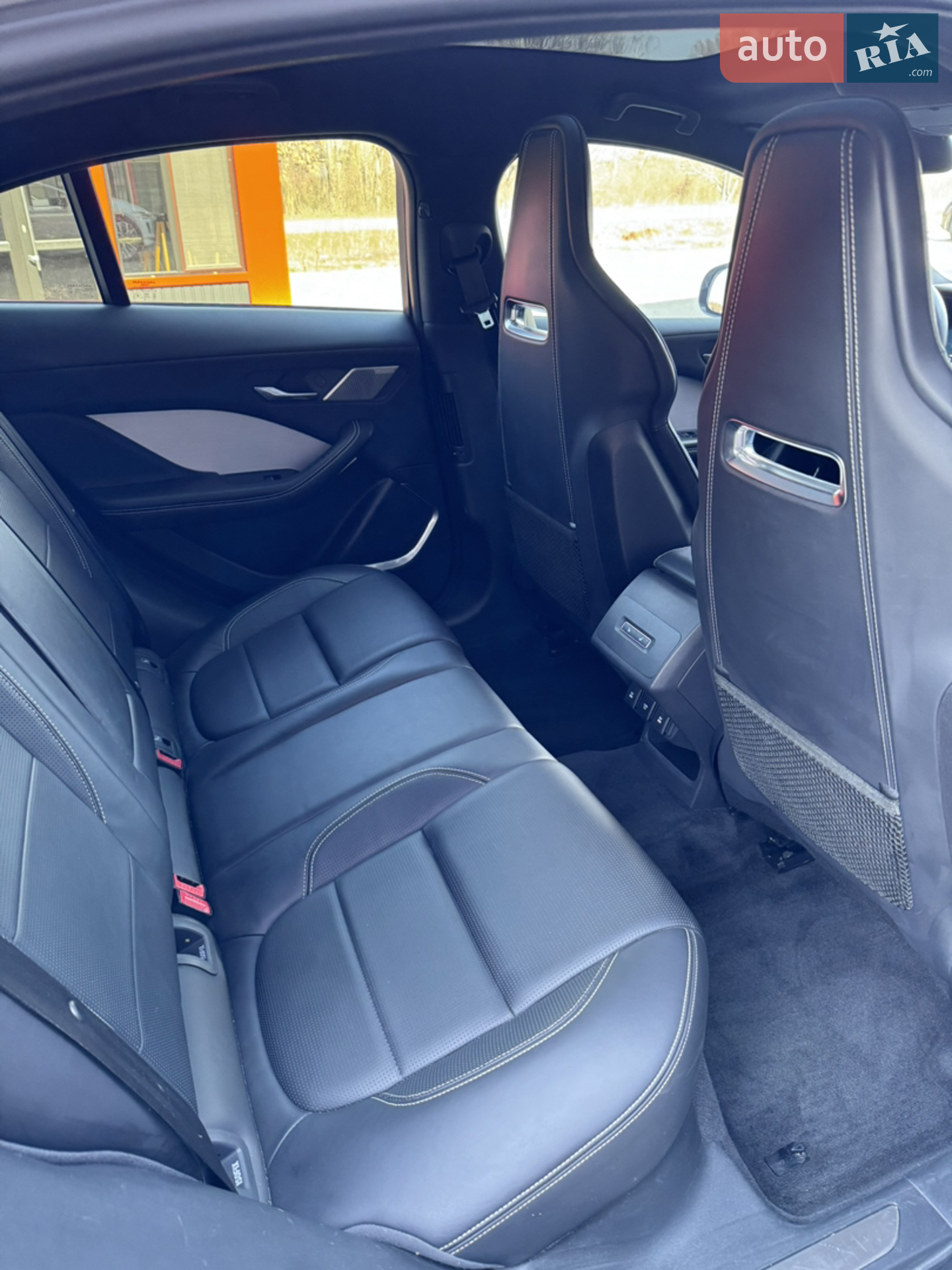Jaguar I-Pace 2018 VIN SADHA2B15K1F67066 фото оголошення 2 з 11