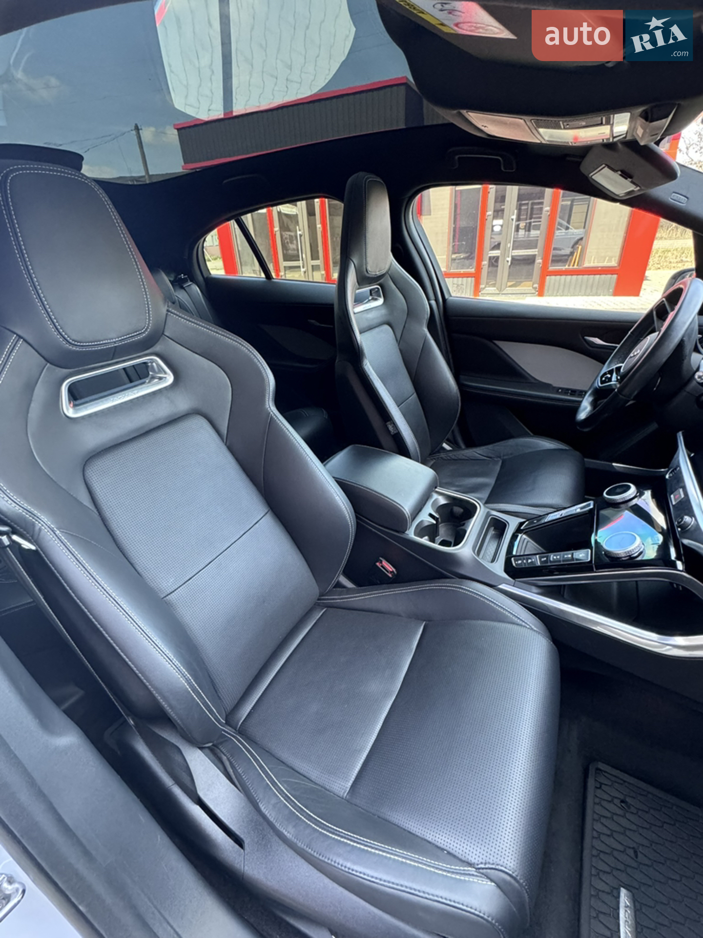 Jaguar I-Pace 2018 VIN SADHA2B15K1F67066 фото оголошення 4 з 11