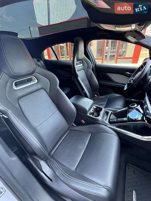Позашляховик / Кросовер Jaguar I-Pace 2018 в Новоселиці