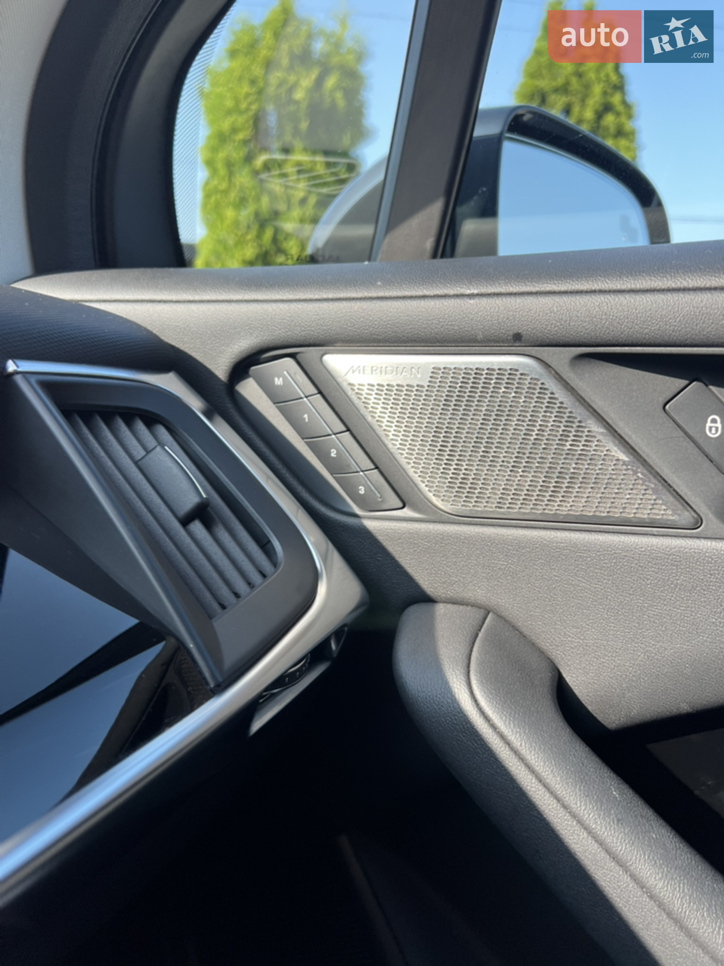 2019 Jaguar I-Pace - мініатюра 18