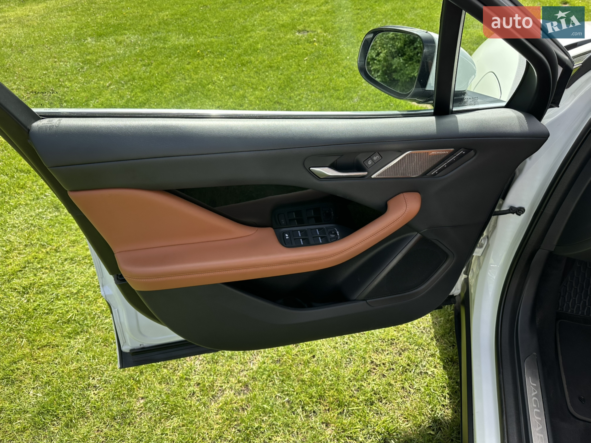 2019 Jaguar I-Pace - мініатюра 23