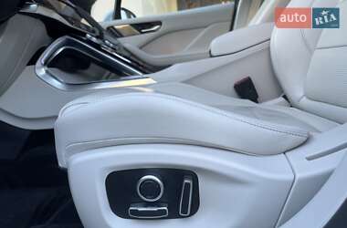 Позашляховик / Кросовер Jaguar I-Pace 2021 в 