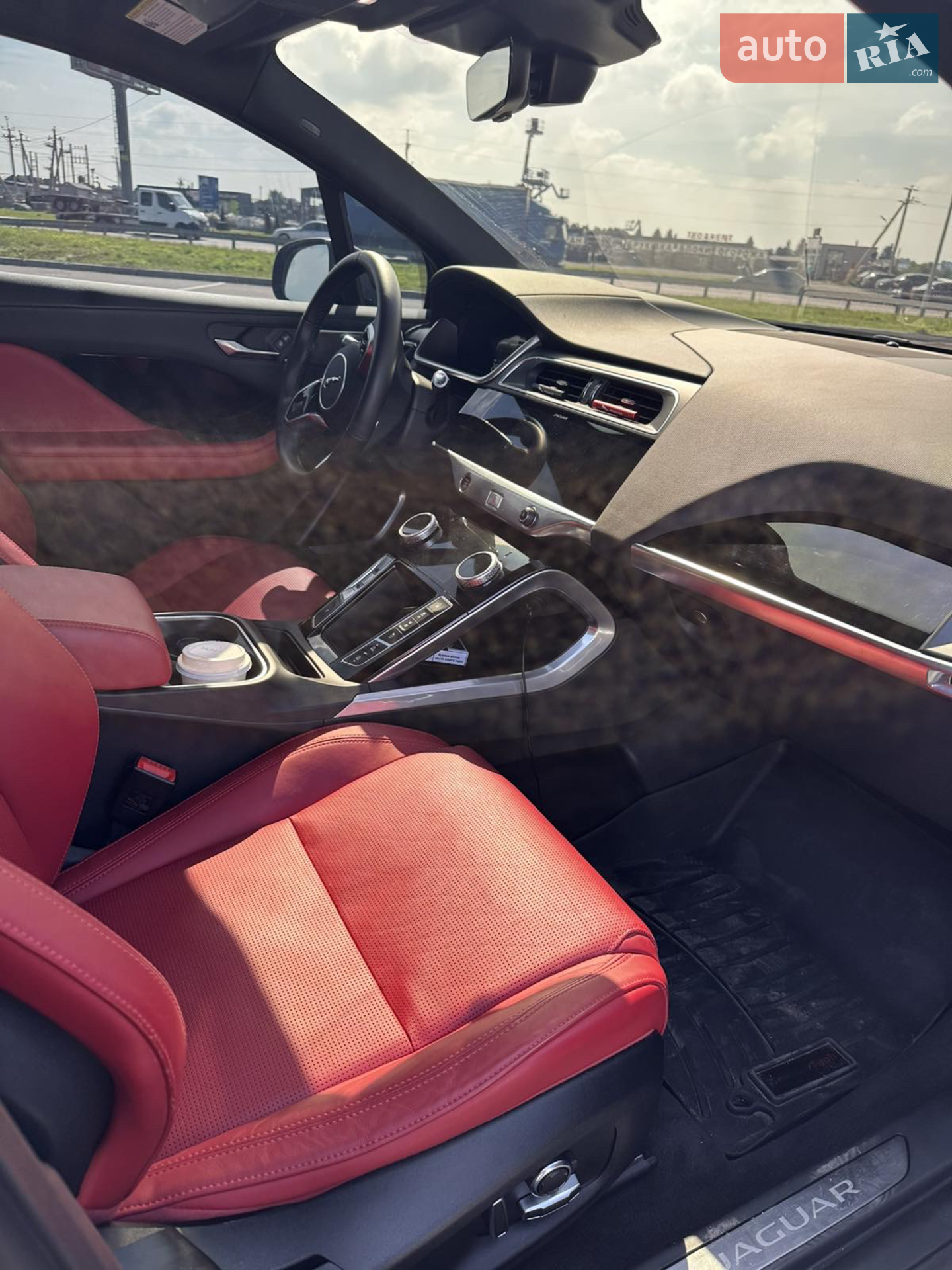 2019 Jaguar I-Pace - мініатюра 15