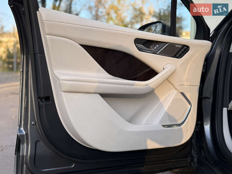 Позашляховик / Кросовер Jaguar I-Pace 2018 в Кривому Розі фото 61 Позашляховик / Кросовер Jaguar I-Pace 2018 в Кривому Розі
