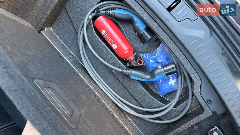 Внедорожник / Кроссовер Jaguar I-Pace 2019 в Львове фото 46 Внедорожник / Кроссовер Jaguar I-Pace 2019 в Львове