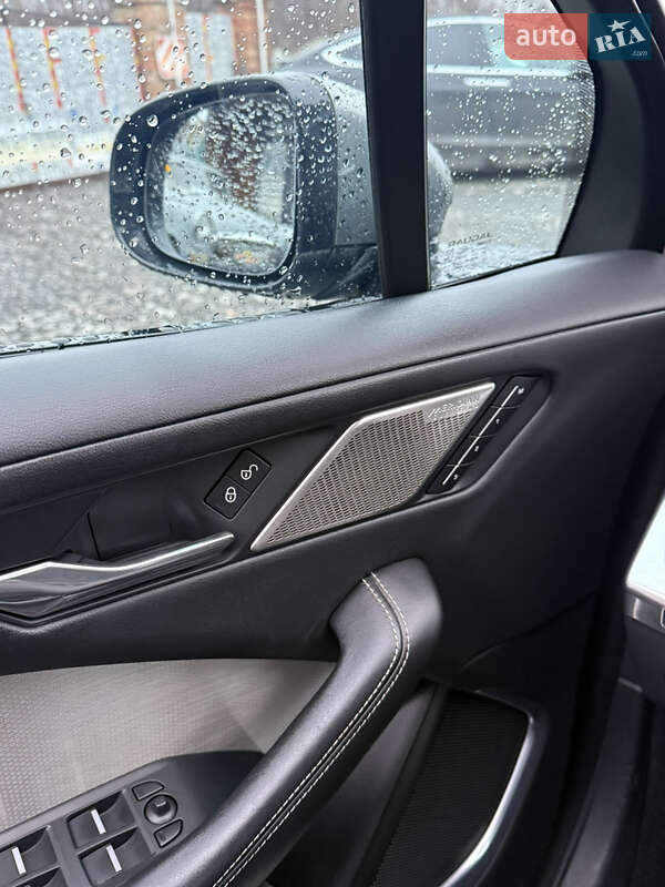 Внедорожник / Кроссовер Jaguar I-Pace 2018 в Хмельницком фото 12 Внедорожник / Кроссовер Jaguar I-Pace 2018 в Хмельницком