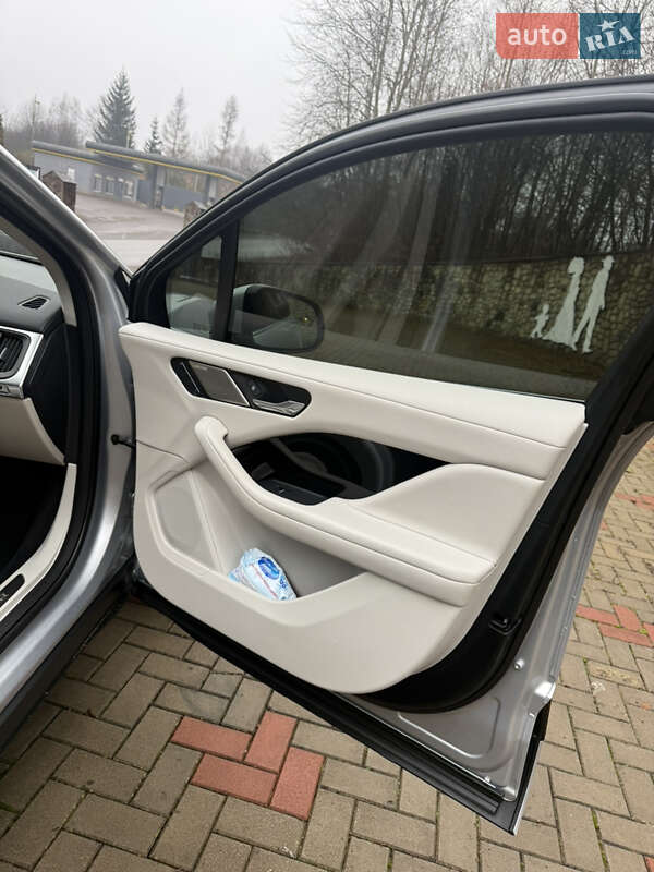 Позашляховик / Кросовер Jaguar I-Pace 2018 в Косові