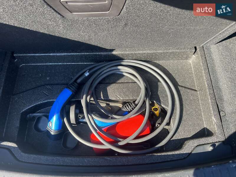 Внедорожник / Кроссовер Jaguar I-Pace 2019 в Львове фото 18 Внедорожник / Кроссовер Jaguar I-Pace 2019 в Львове