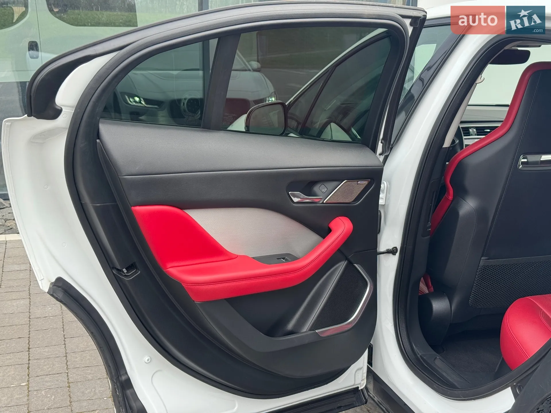 2019 Jaguar I-Pace - мініатюра 32