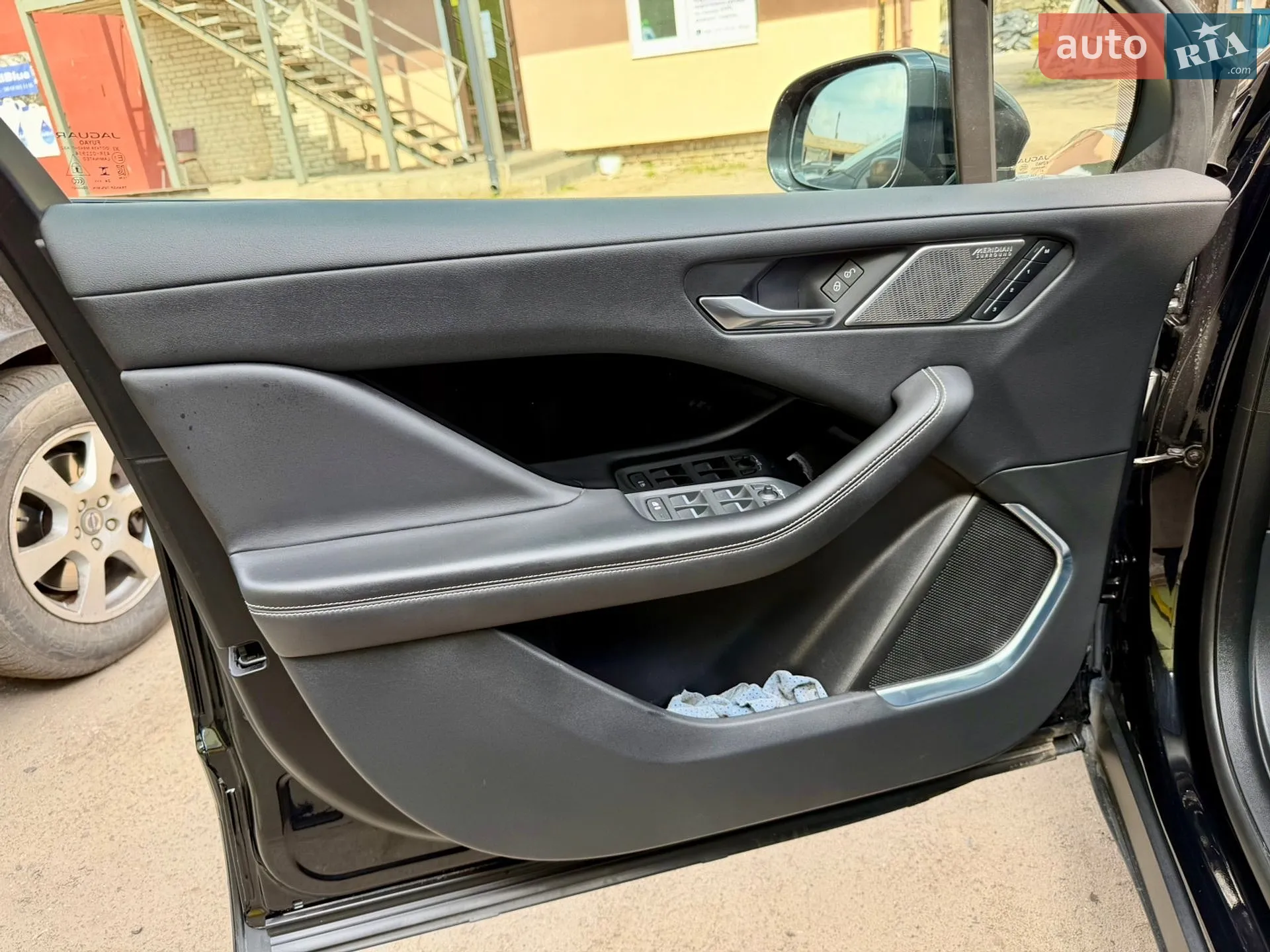 2019 Jaguar I-Pace - мініатюра 23