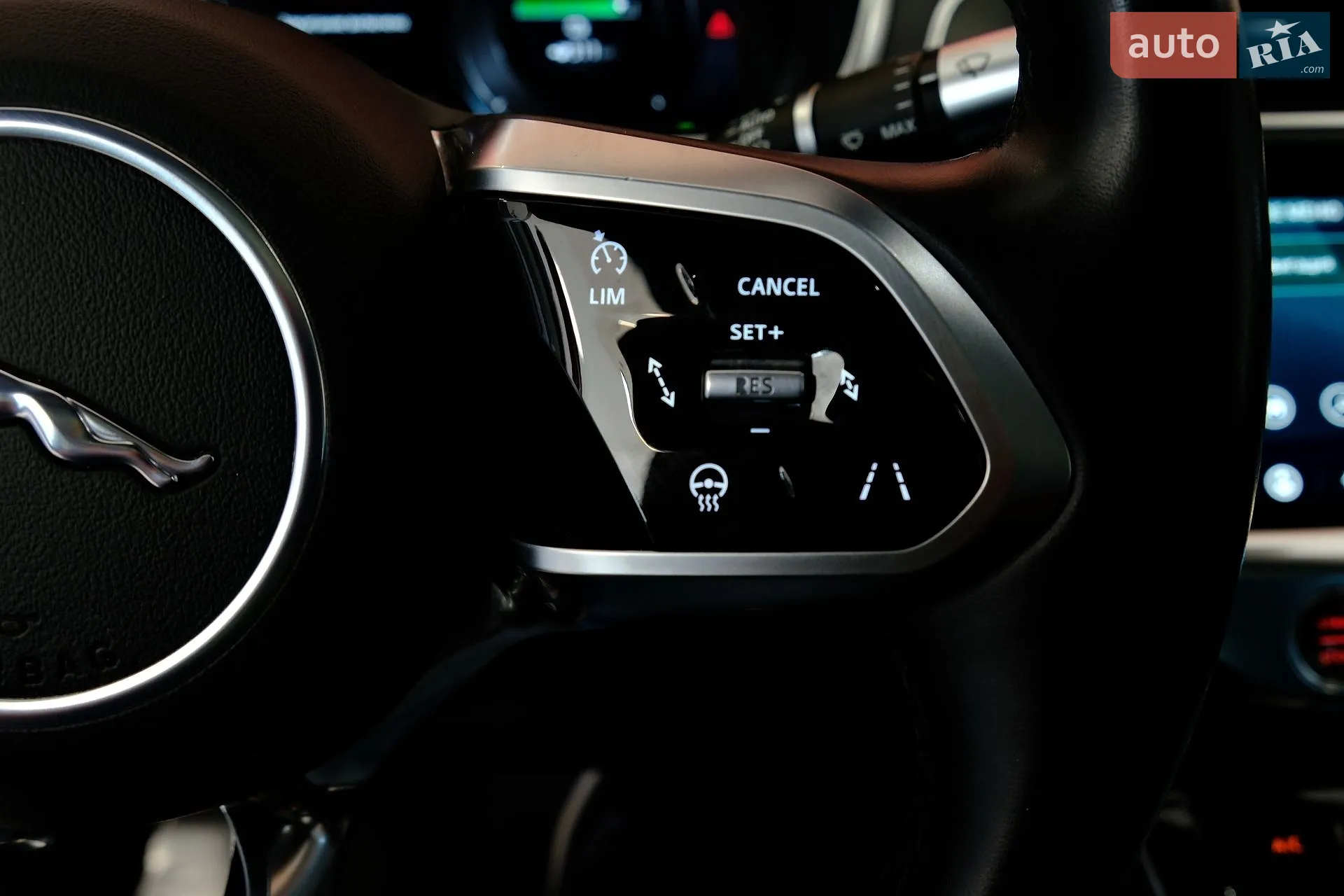 2019 Jaguar I-Pace - мініатюра 17
