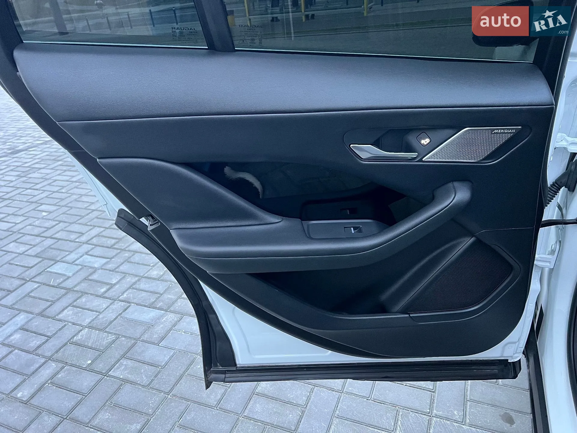 2019 Jaguar I-Pace - мініатюра 14