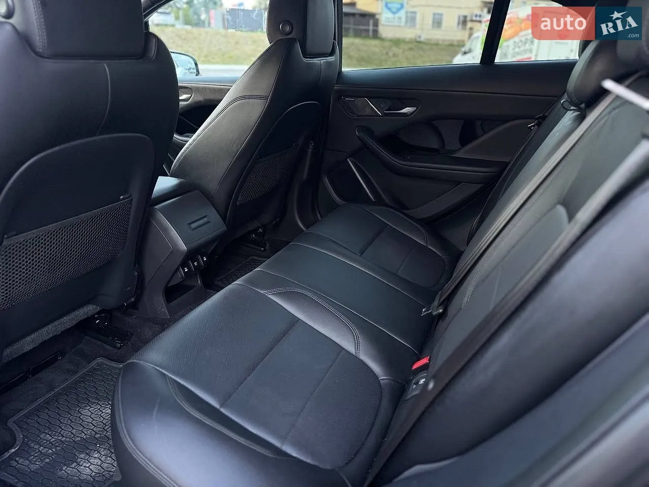 2019 Jaguar I-Pace - мініатюра 10