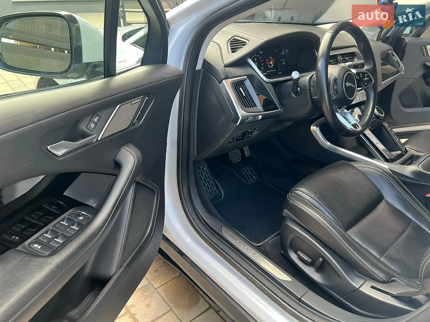 2019 Jaguar I-Pace - мініатюра 13