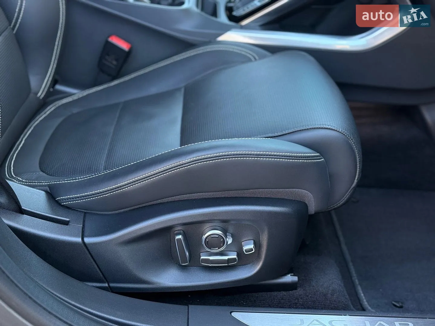 2019 Jaguar I-Pace - мініатюра 31