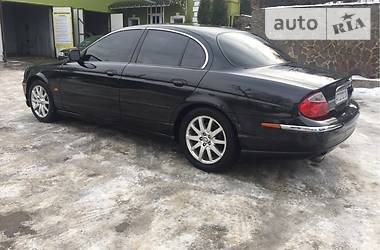 Седан Jaguar S-Type 2001 в Черновцах