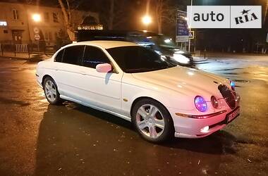 Седан Jaguar S-Type 1999 в Львове