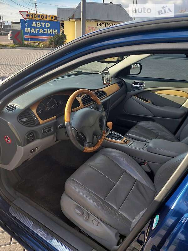 Седан Jaguar S-Type 2000 в Житомире