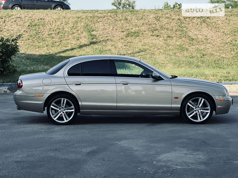 Седан Jaguar S-Type 2005 в Дніпрі