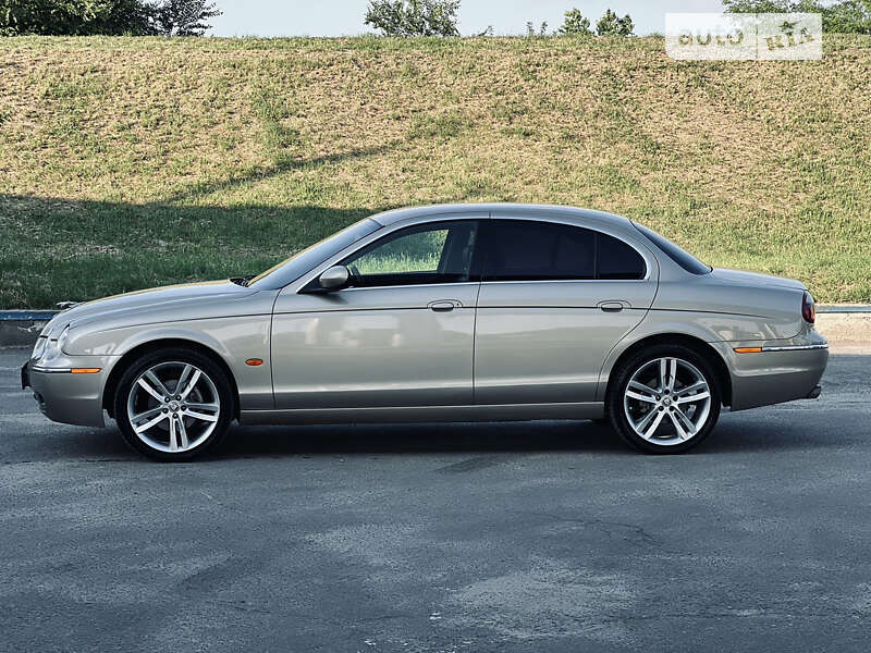 Седан Jaguar S-Type 2005 в Дніпрі
