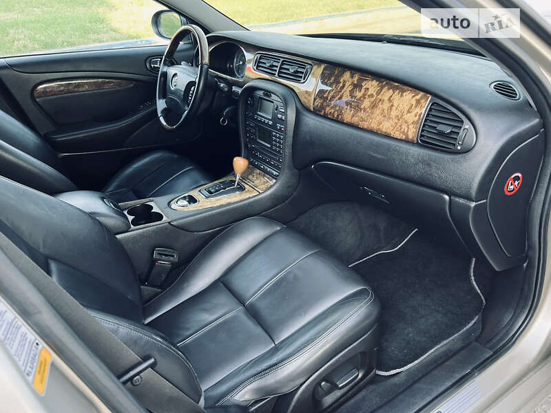 Седан Jaguar S-Type 2005 в Дніпрі