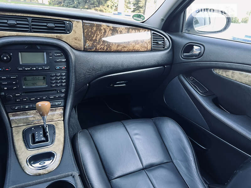 Седан Jaguar S-Type 2005 в Дніпрі