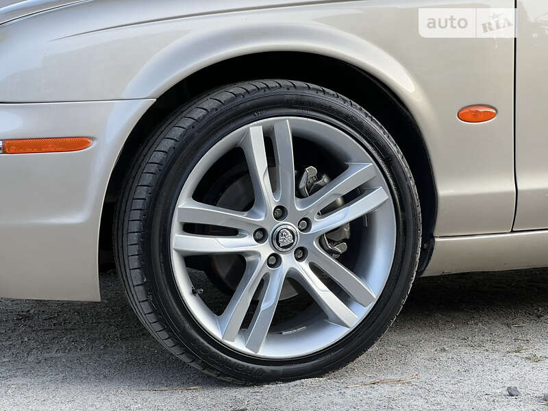 Седан Jaguar S-Type 2005 в Дніпрі