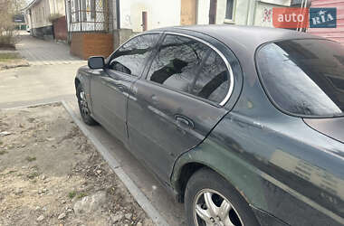 Седан Jaguar S-Type 2000 в 