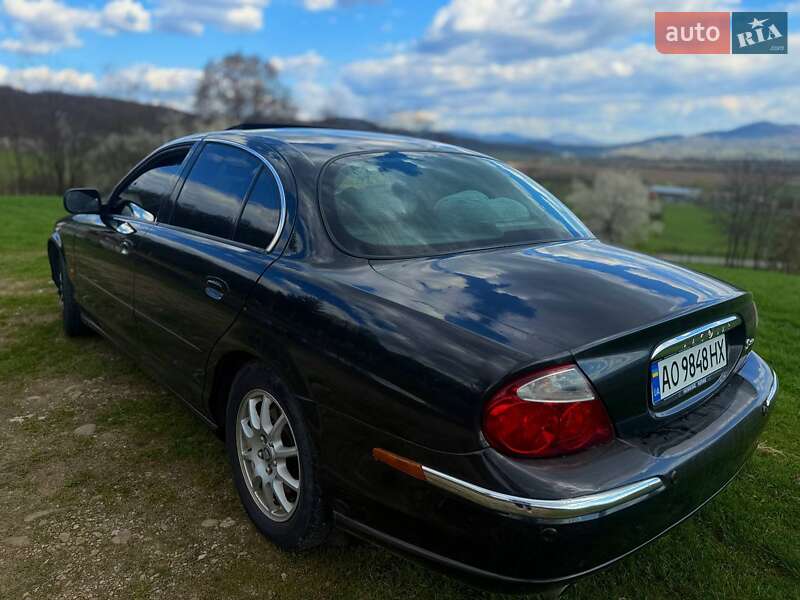 Седан Jaguar S-Type 2000 в Солотвине