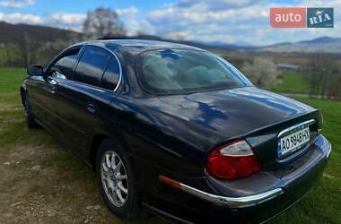 Седан Jaguar S-Type 2000 в 