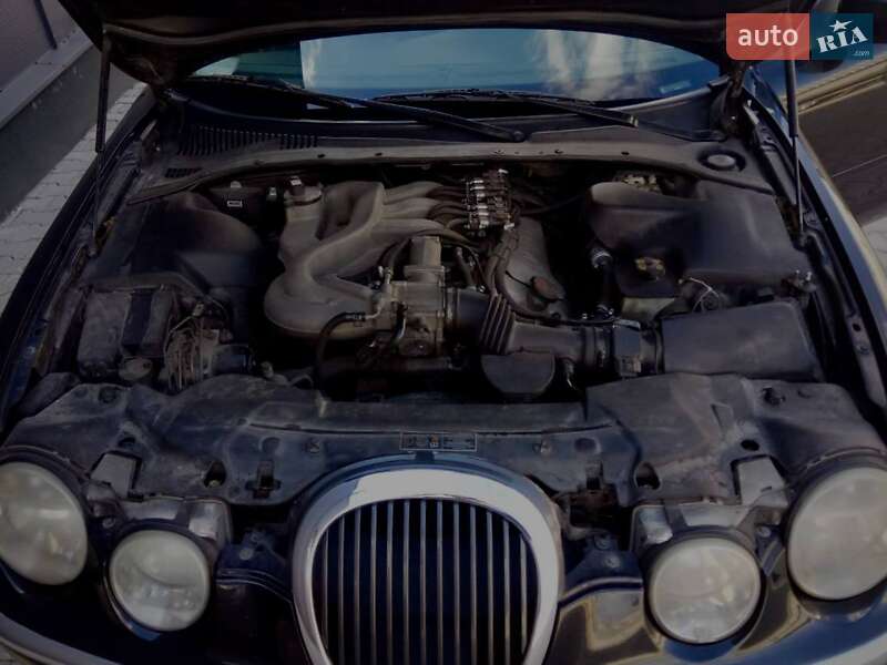 Седан Jaguar S-Type 2000 в Солотвине