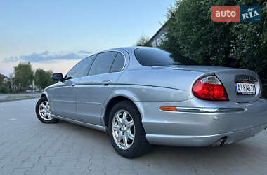 Седан Jaguar S-Type 2000 в 
