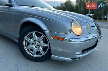 Седан Jaguar S-Type 2000 в 