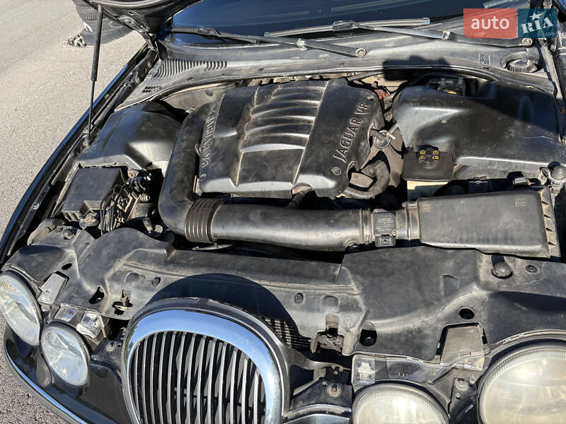 Седан Jaguar S-Type 2000 в Киеве