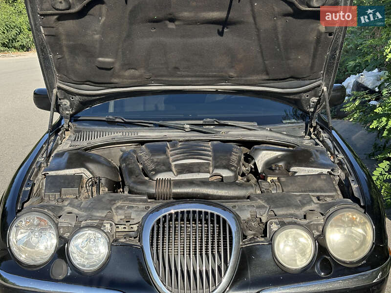 Седан Jaguar S-Type 2000 в Киеве