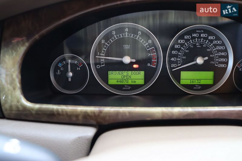 Седан Jaguar S-Type 2006 в Львове