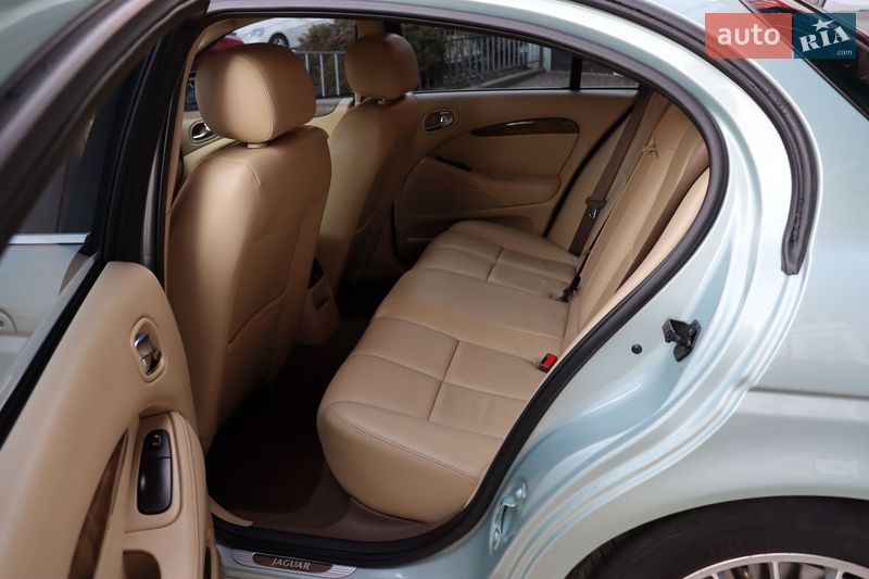 Седан Jaguar S-Type 2006 в Львове