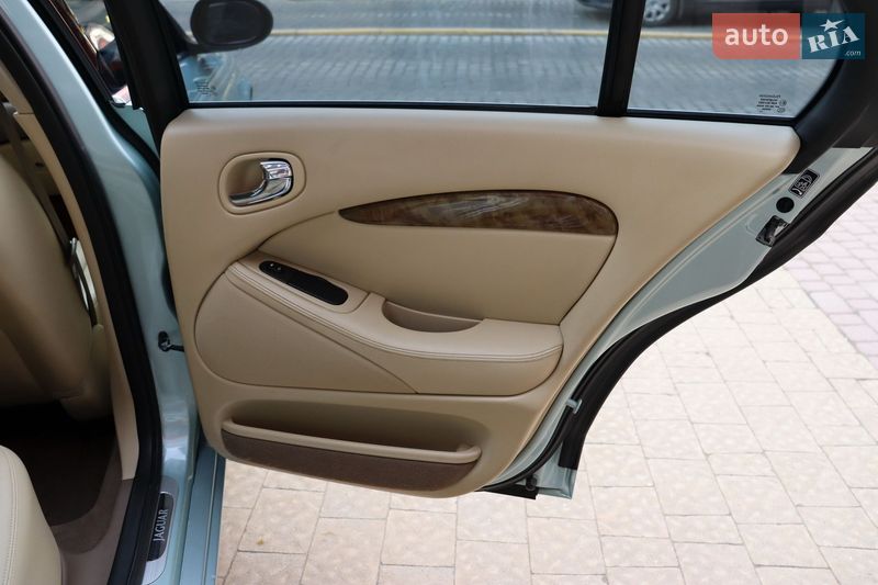 Седан Jaguar S-Type 2006 в Львове