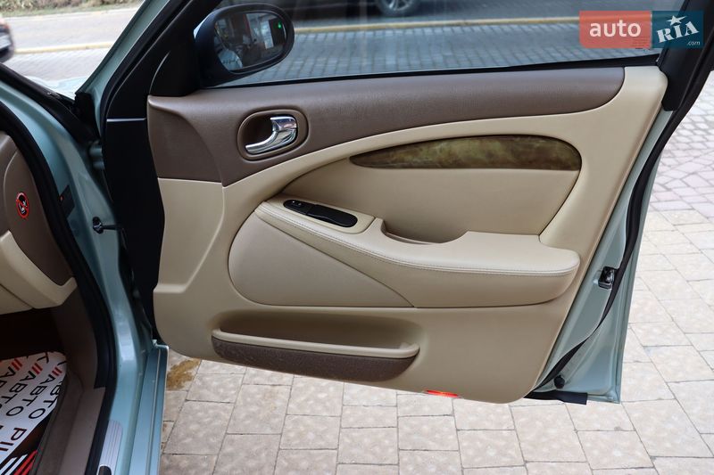 Седан Jaguar S-Type 2006 в Львове