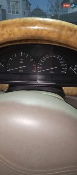 Седан Jaguar S-Type 2000 в Лубнах