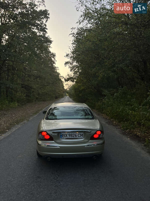 Седан Jaguar X-Type 2007 в Рокитному