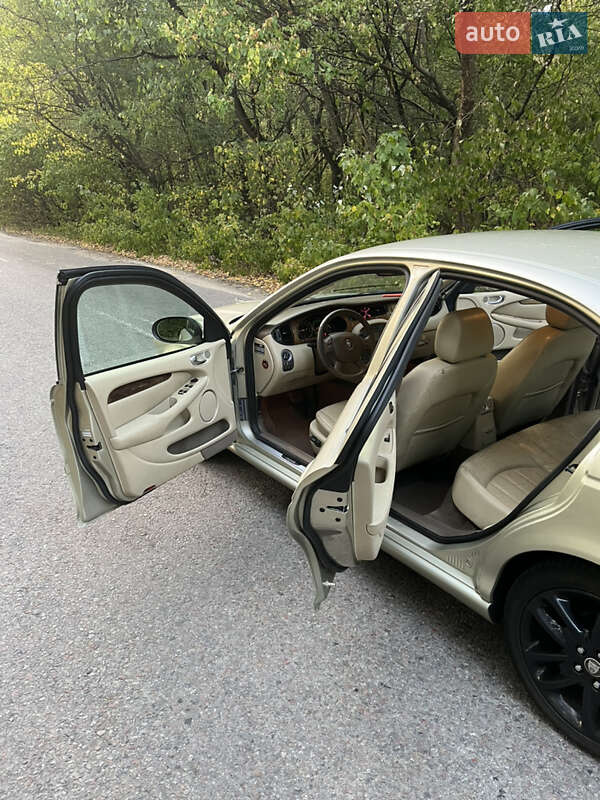 Седан Jaguar X-Type 2007 в Рокитному