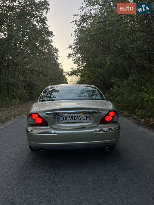Седан Jaguar X-Type 2007 в Рокитному