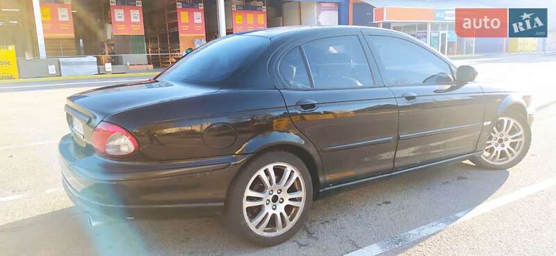 Седан Jaguar X-Type 2004 в Кам'янському