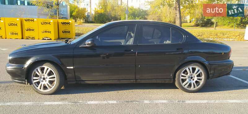 Седан Jaguar X-Type 2004 в Кам'янському