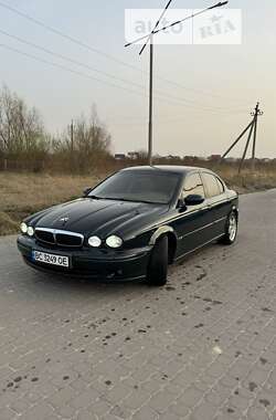 Седан Jaguar X-Type 2003 в Жовкві