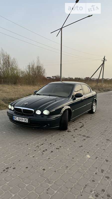 Седан Jaguar X-Type 2003 в Жовкві